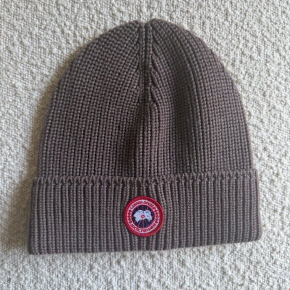 Canada Goose Rib Toque - Picture 4 of 5